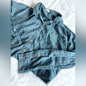 Aeropostale brand, women’s medium, plaid flannel crop, button up